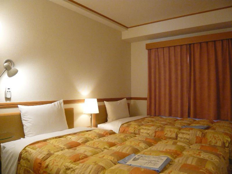 Toyoko Inn Hakata-Eki Bus Terminal Mae Fukuoka  Zewnętrze zdjęcie